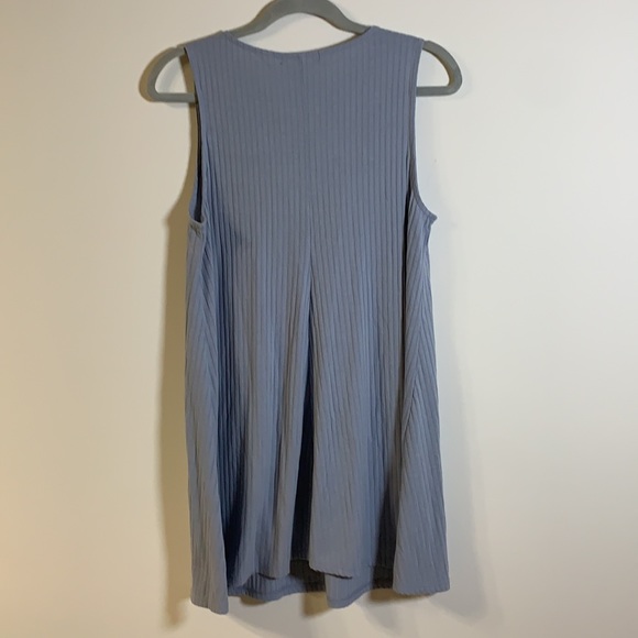 Forever 21 sleeveless cross front shift dress - Picture 4 of 4